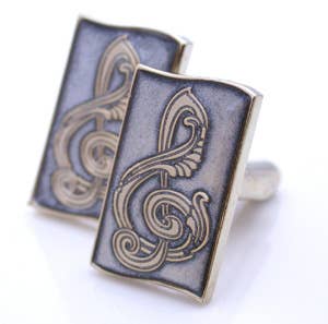 Cufflink, Aria Black